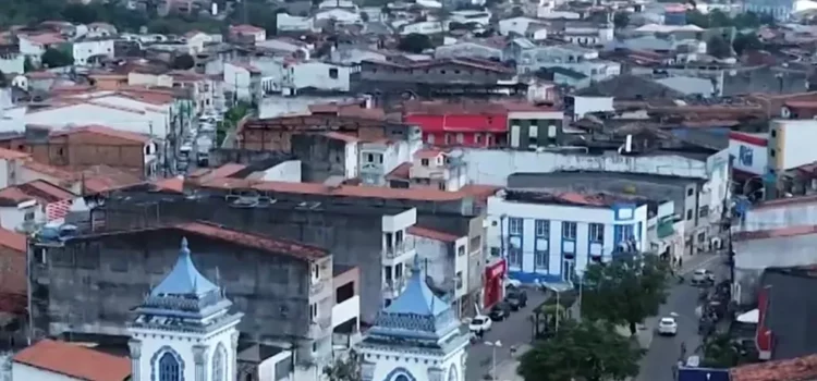 Corpo de recém-nascido prematuro é encontrado em aterro sanitário na BA; prefeitura diz que houve ‘descarte acidental’