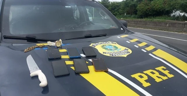Polícia prende assaltante de ônibus na BR-324