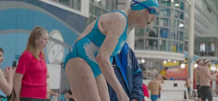 Aos 99 anos, nadadora quebra três recordes mundiais no mesmo dia!