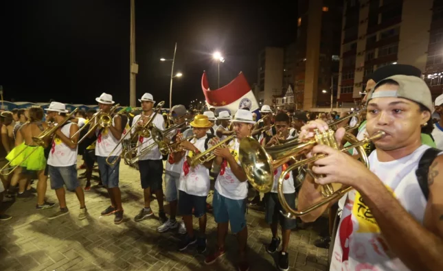Bloquinhos e fanfarras vão tomar conta da orla de Salvador nesta quarta-feira, 5º dia de pré-carnaval; veja atrações