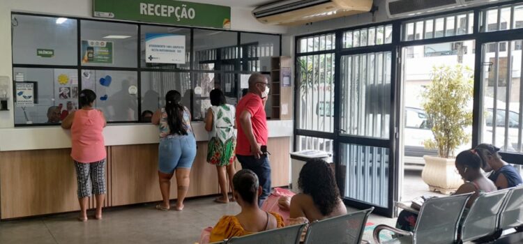 Chegada de pacientes sem regulação sobrecarrega emergência do Hospital da Mulher