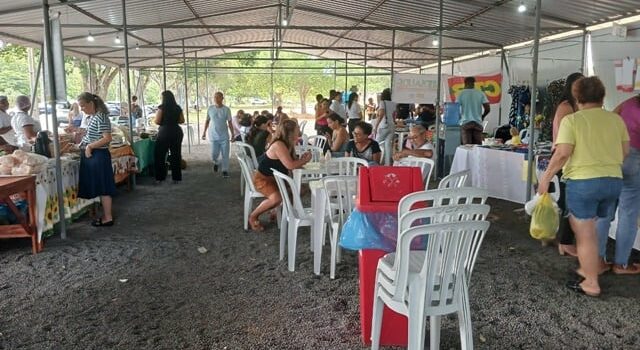 Feira “Saberes e Sabores” marca o encerramento do mês da mulher na Uefs