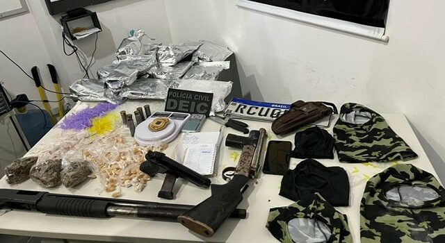 Polícia Civil apreende armas e drogas durante operação no Centro Histórico de Salvador