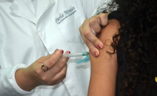 Esgotado estoque de primeira dose da vacina da dengue em Feira