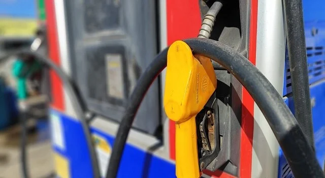 Sindicombustíveis diz que oferta de gasolina e diesel segue normal e nega declarações da Sindipetro