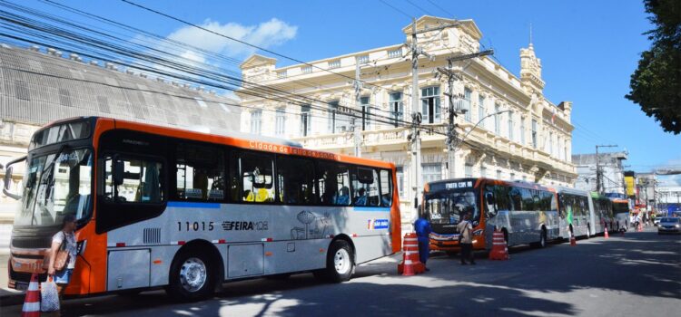 Mais dez novos ônibus com ar-condicionado da São João vão atender 19 bairros