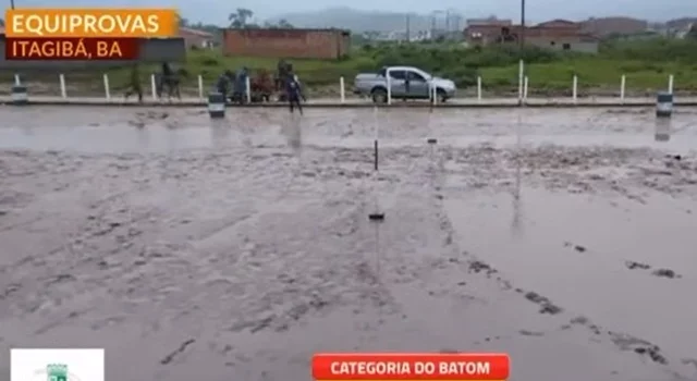 Competidora sofre acidente ao cair de cavalo durante evento em Itagibá