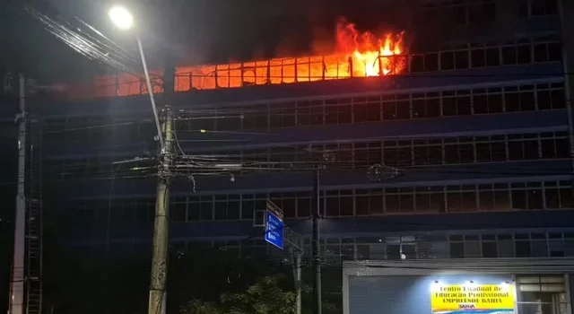 Uneb informa sobre incêndio em edifício administrativo da Avenida Jequitaia