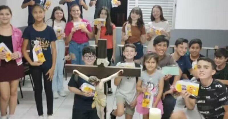 Crianças de SC mandam cartinhas de apoio com doces para crianças do RS; união!