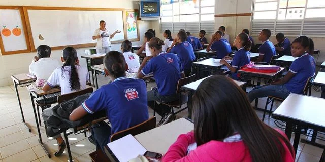 Governo do Estado deposita abono extraordinário para os professores da rede estadual nesta terça (28)