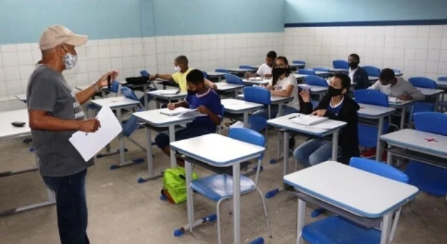 APLB informa que haverá reposição de aulas suspensas durante paralisação de 48h