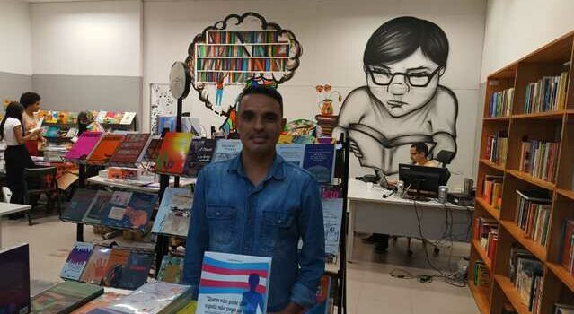 Dia do Escritor: editora da Uefs lança cerca de 40 livros por ano