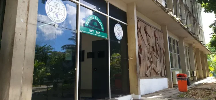 Menina de 3 anos morre após se afogar em Salvador