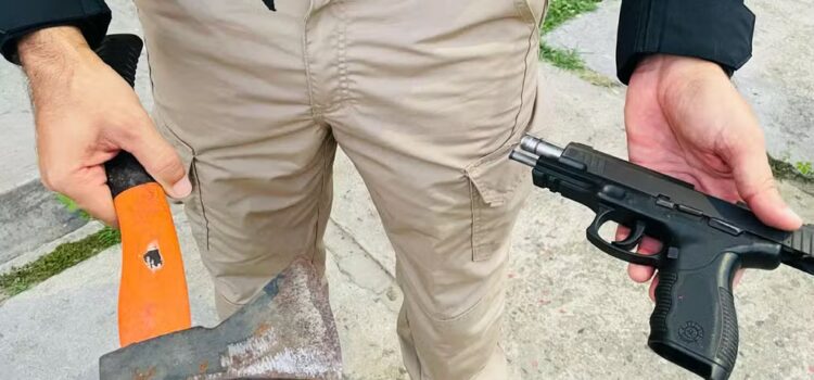 Polícia prende 4 homens e apreende adolescente, armas, munições e celulares durante operação em Feira de Santana