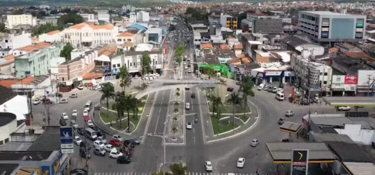 Homem morre e outro fica ferido após serem baleados em bar no interior da Bahia