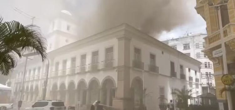 Câmara de Vereadores de Salvador é evacuada após incêndio