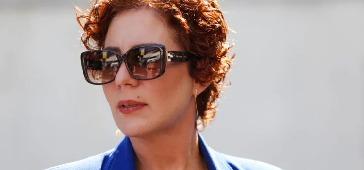 Nunes Marques pede vista e adia julgamento da deputada Carla Zambelli; Zanin adianta voto