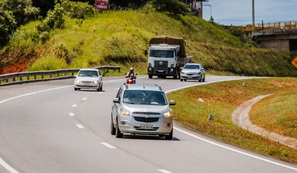 Dia do Trabalhador: 600 mil veículos devem circular nas rodovias BA-093 e BA-099