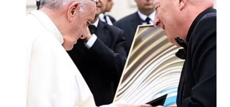 Presente do Papa Francisco contribuiu dono de restaurante a alimentar famintos por anos