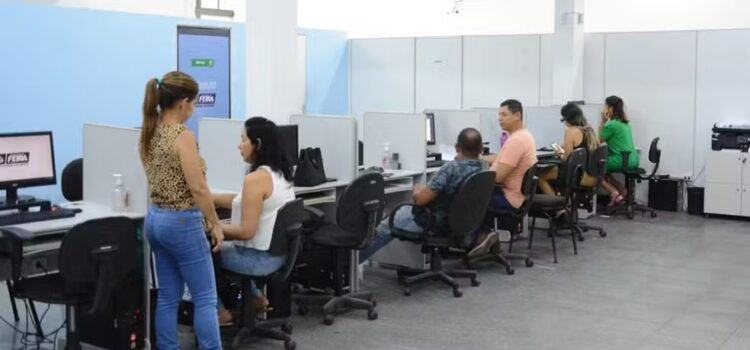 Casa do trabalhador oferece cursos de qualificação profissional para diferentes áreas do mercado de trabalho em Feira de Santana