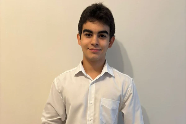 Jovem brasileiro de 16 anos é reconhecido como uma das 100 crianças prodígio do mundo em evento internacional