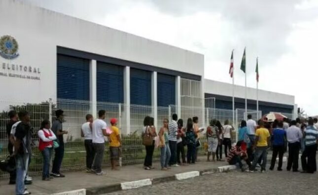 TRE-BA realiza plantão para evitar cancelamento de títulos eleitorais em cidades do interior da Bahia