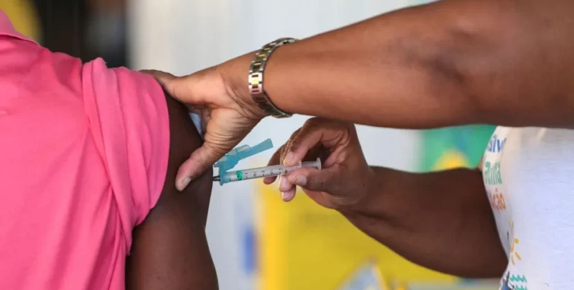Feira de Santana amplia vacinação contra gripe para população acima de seis meses de idade