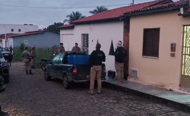 Doze pessoas são presas na Bahia durante operação contra suspeitos de tráfico de drogas interestadual