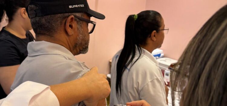 Saúde aplicou 1.374 doses contra a gripe neste sábado e domingo