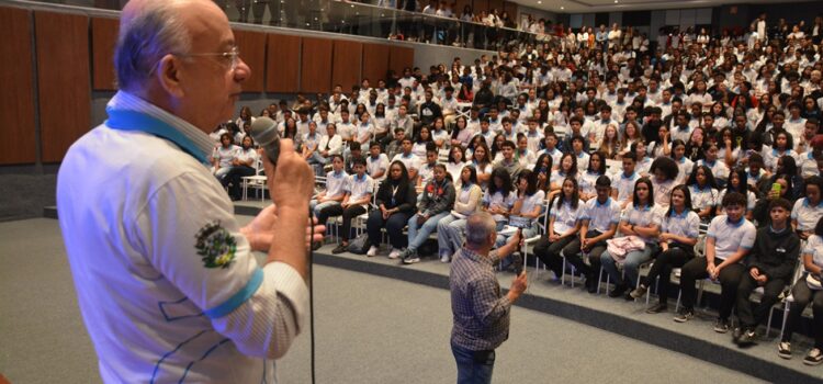 Programa Jovem Aprendiz Feirense é relançado oficialmente com mais de 900 jovens em formação profissional