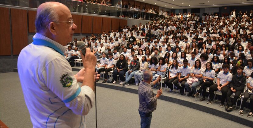 Programa Jovem Aprendiz Feirense é relançado oficialmente com mais de 900 jovens em formação profissional
