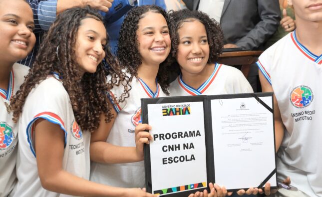 Inscrições para programas que oferecem CNHs gratuitas para alunos da rede estadual e pessoas de baixa renda são abertas
