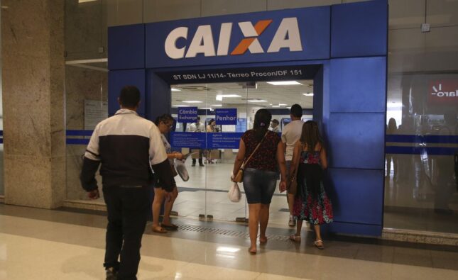 Caixa libera abono salarial para nascidos em julho e agosto