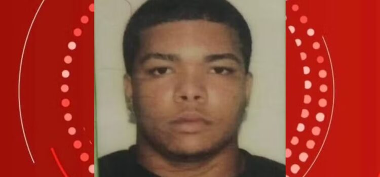 Estudante de 18 anos morre após colidir moto na traseira de carro em Feira de Santana