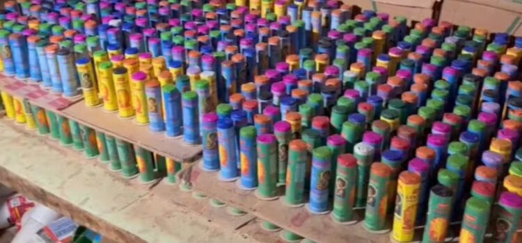 Polícia resgata trabalhadores em condições análogas à escravidão em operação contra fábricas clandestinas de fogos de artifício