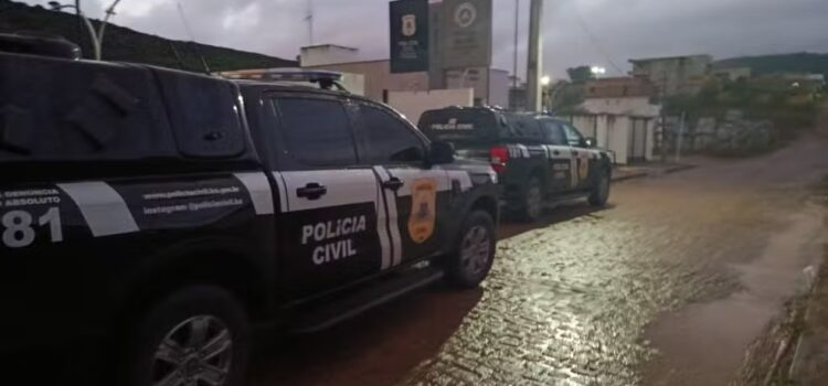 Dois adolescentes são apreendidos suspeitos de ameaçar vítimas e roubar motocicletas no interior da BA