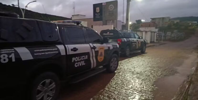 Dois adolescentes são apreendidos suspeitos de ameaçar vítimas e roubar motocicletas no interior da BA