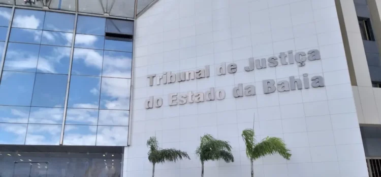 Servidores do Tribunal de Justiça da Bahia encerram greve após assembleia