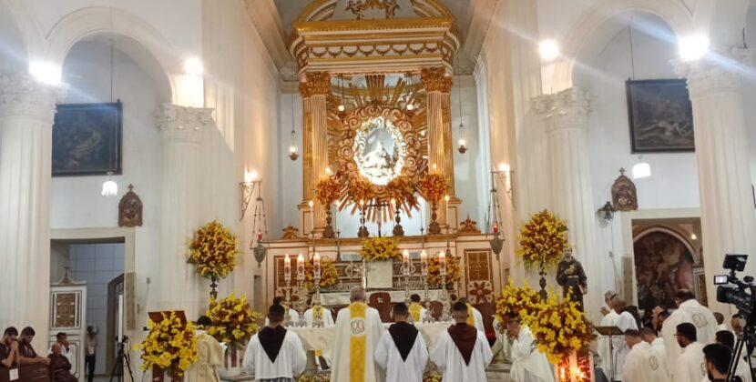 Quatro Frades Capuchinhos Emitem Votos Perpétuos