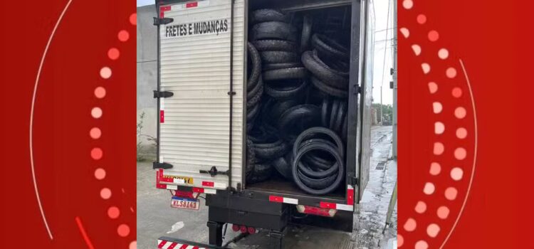 Carga com 431 pneus é recuperada pela polícia em depósito comercial na Bahia