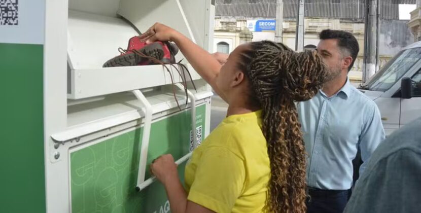 Ponto de entrega voluntária para roupas e sapatos usados é instalado em Feira de Santana
