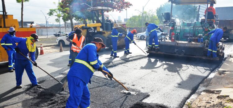 Prefeitura realiza pavimentação e anuncia melhorias da Praça do Fórum