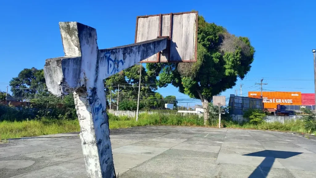 Quadra esportiva da década de 1970