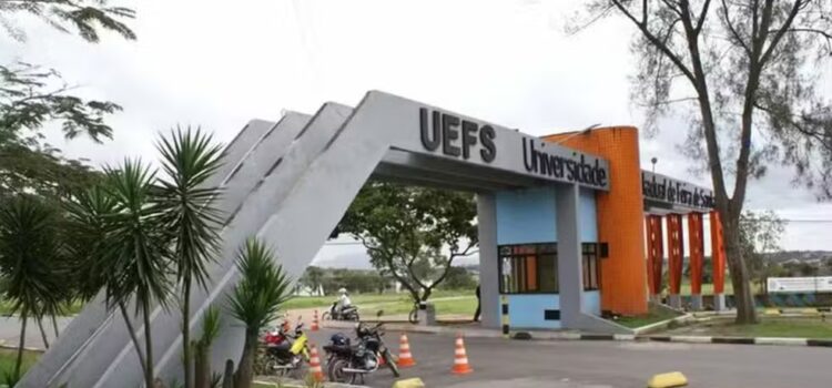 TCE aponta desaparecimento de equipamentos e aplica multa a gestores da Universidade Estadual de Feira de Santana