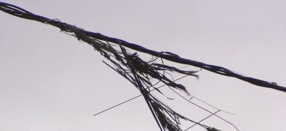 Situações com esse tipo de brinquedo na rede elétrica quase triplicaram na Bahia