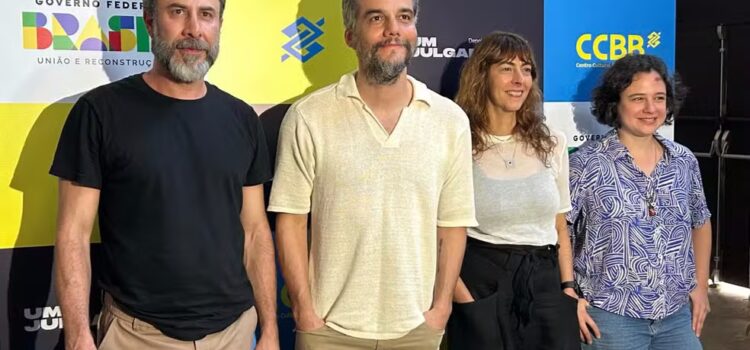 Wagner Moura volta ao teatro após 16 anos com peça que terá participação do público e finais que podem mudar a cada exibição