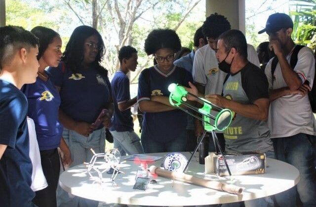 Uefs promove Feira de Graduação para estudantes da educação básica