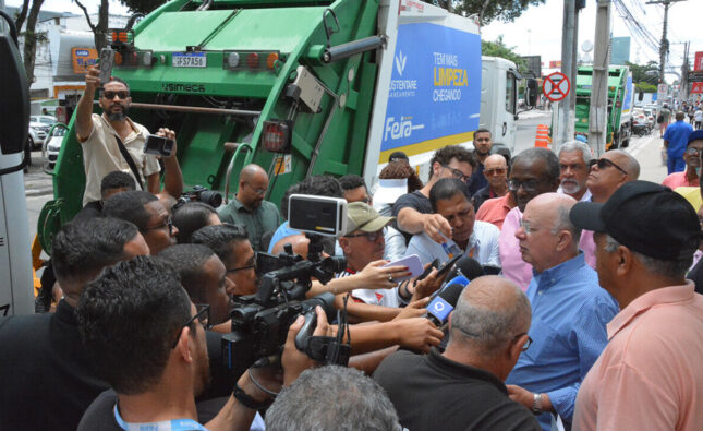 Novos basculhantes reforçam coleta em Feira de Santana