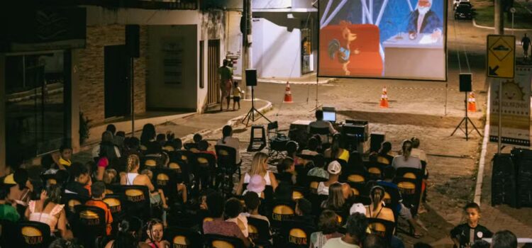 CineSolar exibe sessões gratuitas com energia solar em Feira de Santana; veja a programação