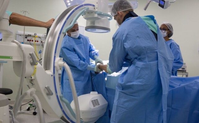 Campanha Novembro Azul alerta para impacto do câncer de próstata na saúde ortopédica